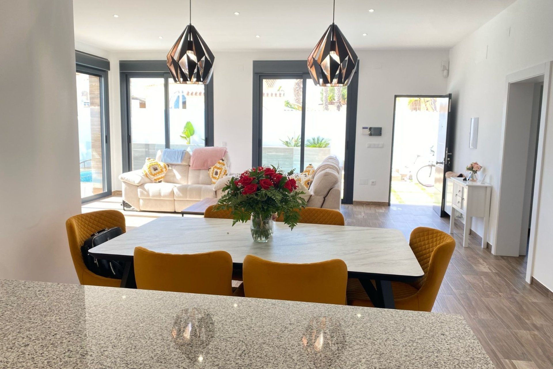 Revente - Villa / Semi detached - Orihuela Costa - Villamartín-Las Filipinas