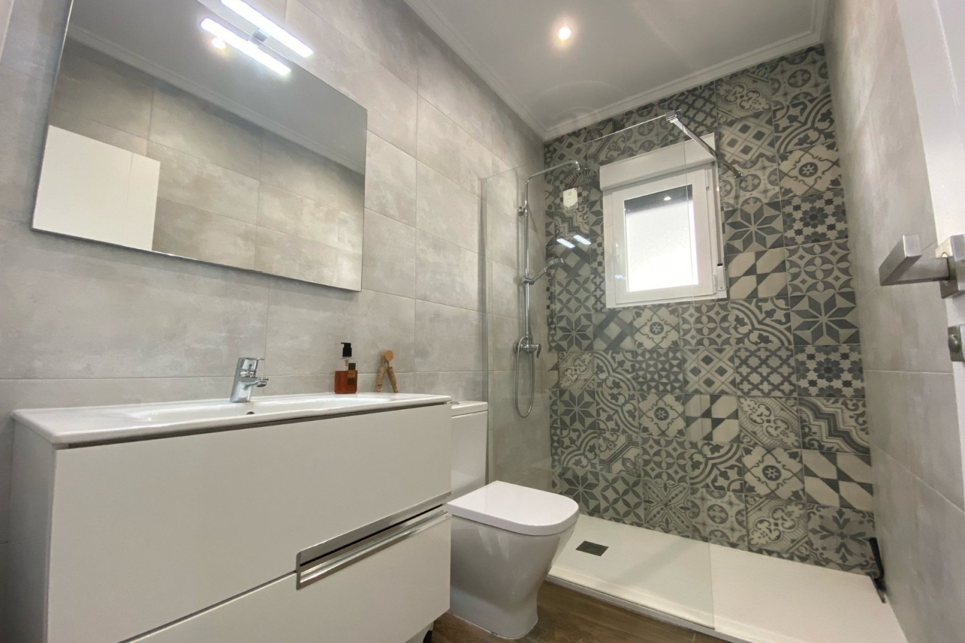 Revente - Villa / Semi detached - Orihuela Costa - Villamartín-Las Filipinas