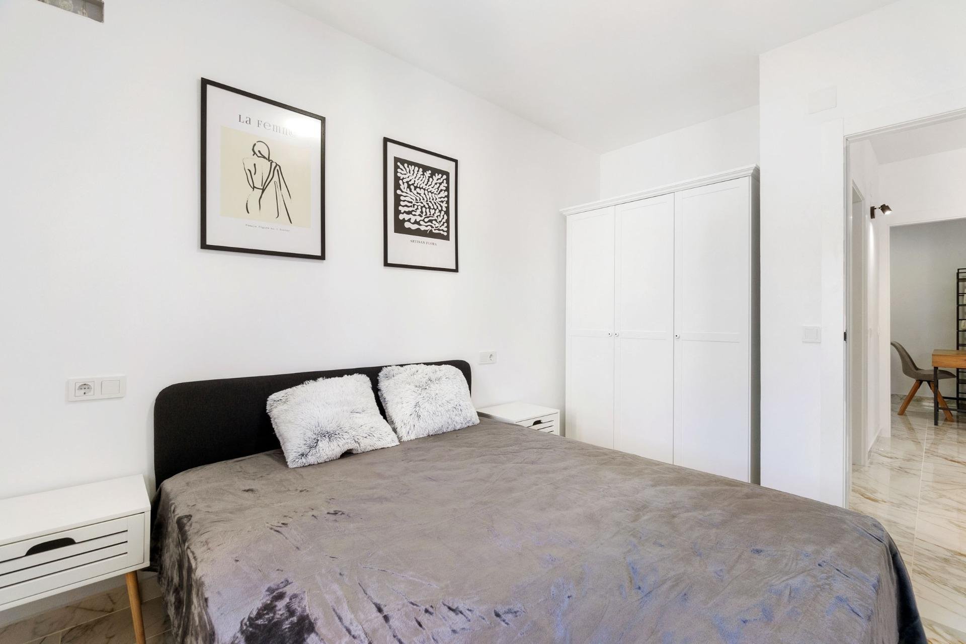 Revente - Villa / Semi detached - Torrevieja - El chaparral