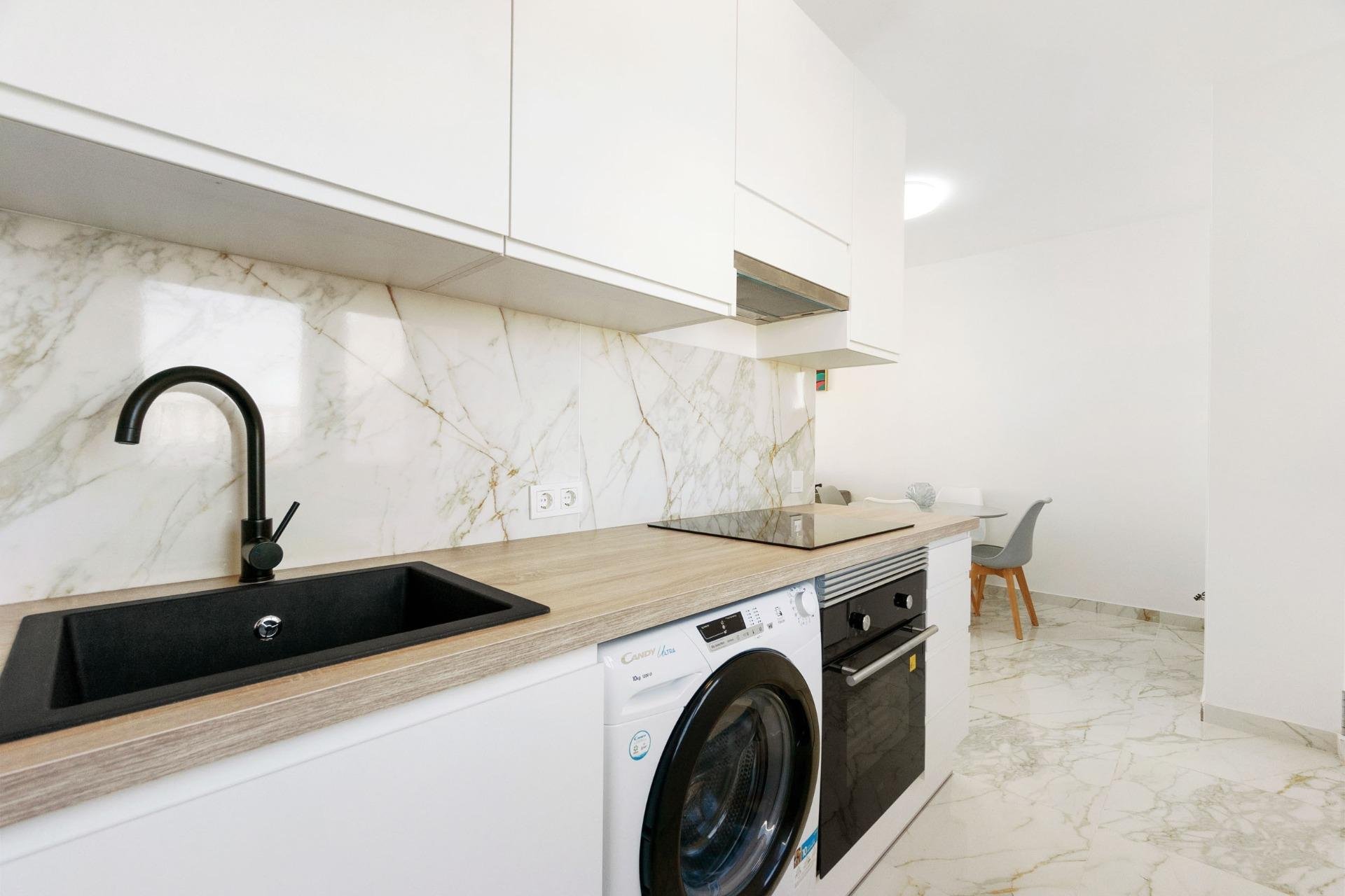 Revente - Villa / Semi detached - Torrevieja - El chaparral