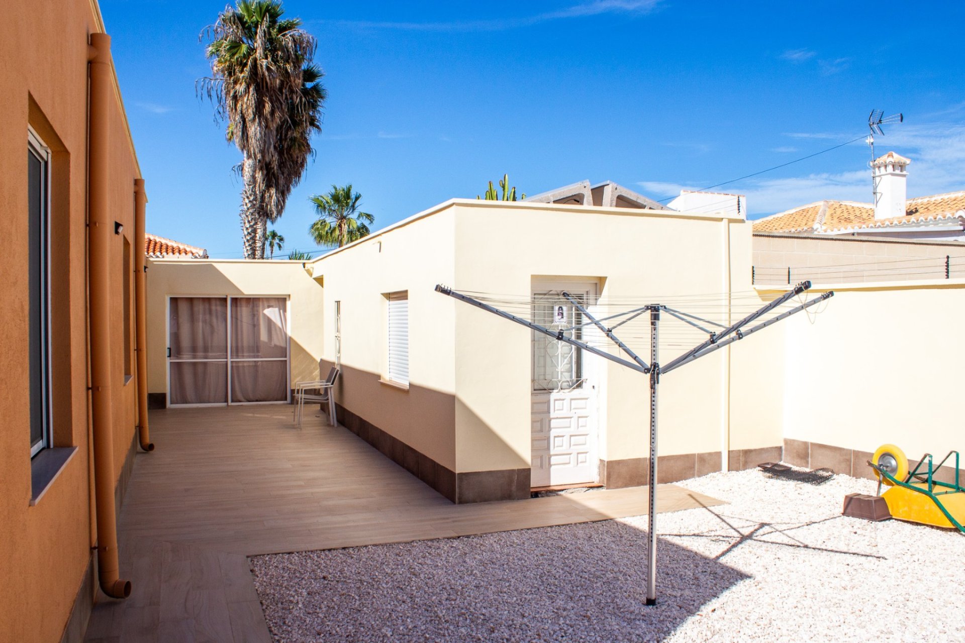 Revente - Villa / Semi detached - Torrevieja - La Siesta - El Salado - Torreta