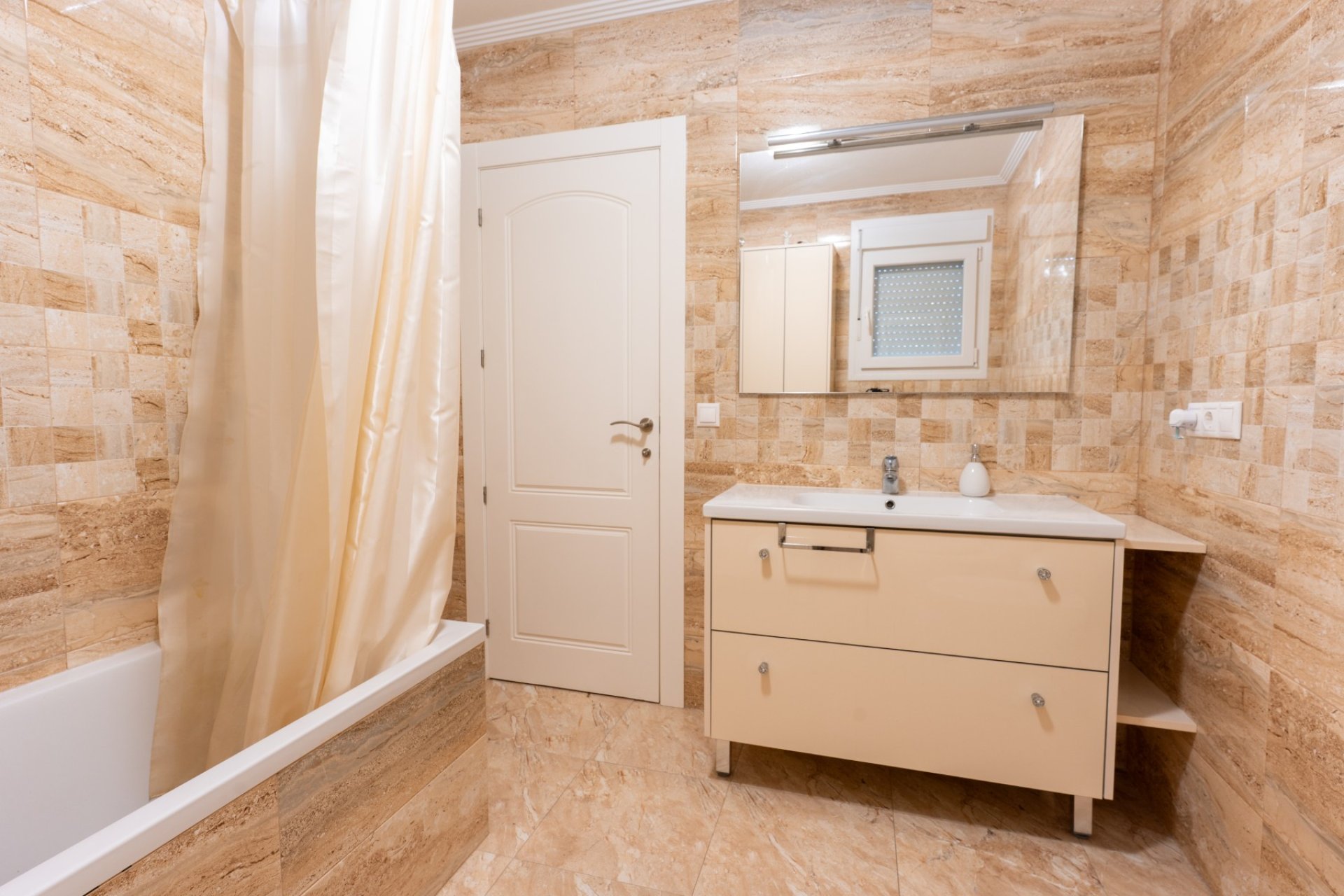 Revente - Villa / Semi detached - Torrevieja - Los Balcones