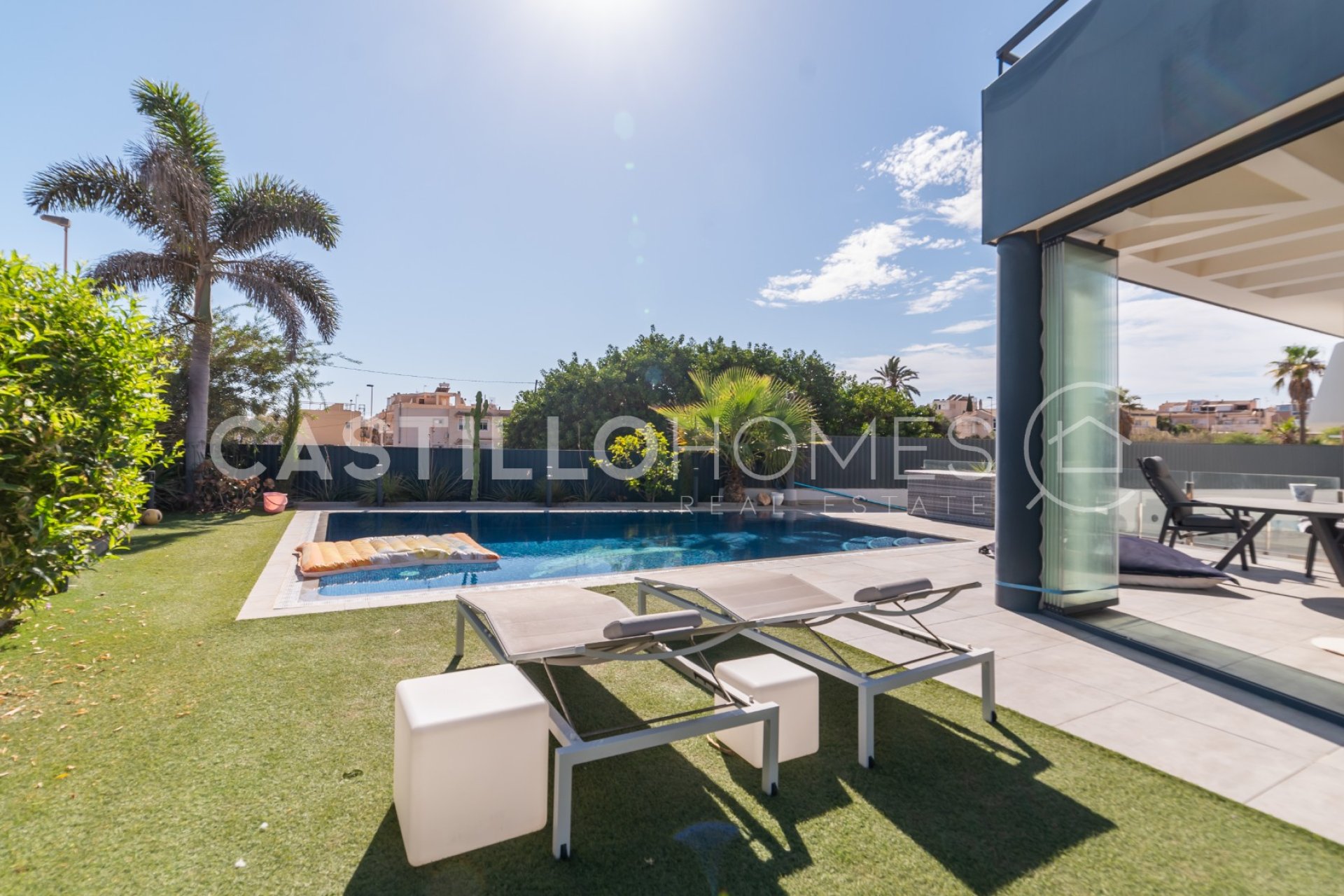 Revente - Villa - Torrevieja - Urb. Rosaleda
