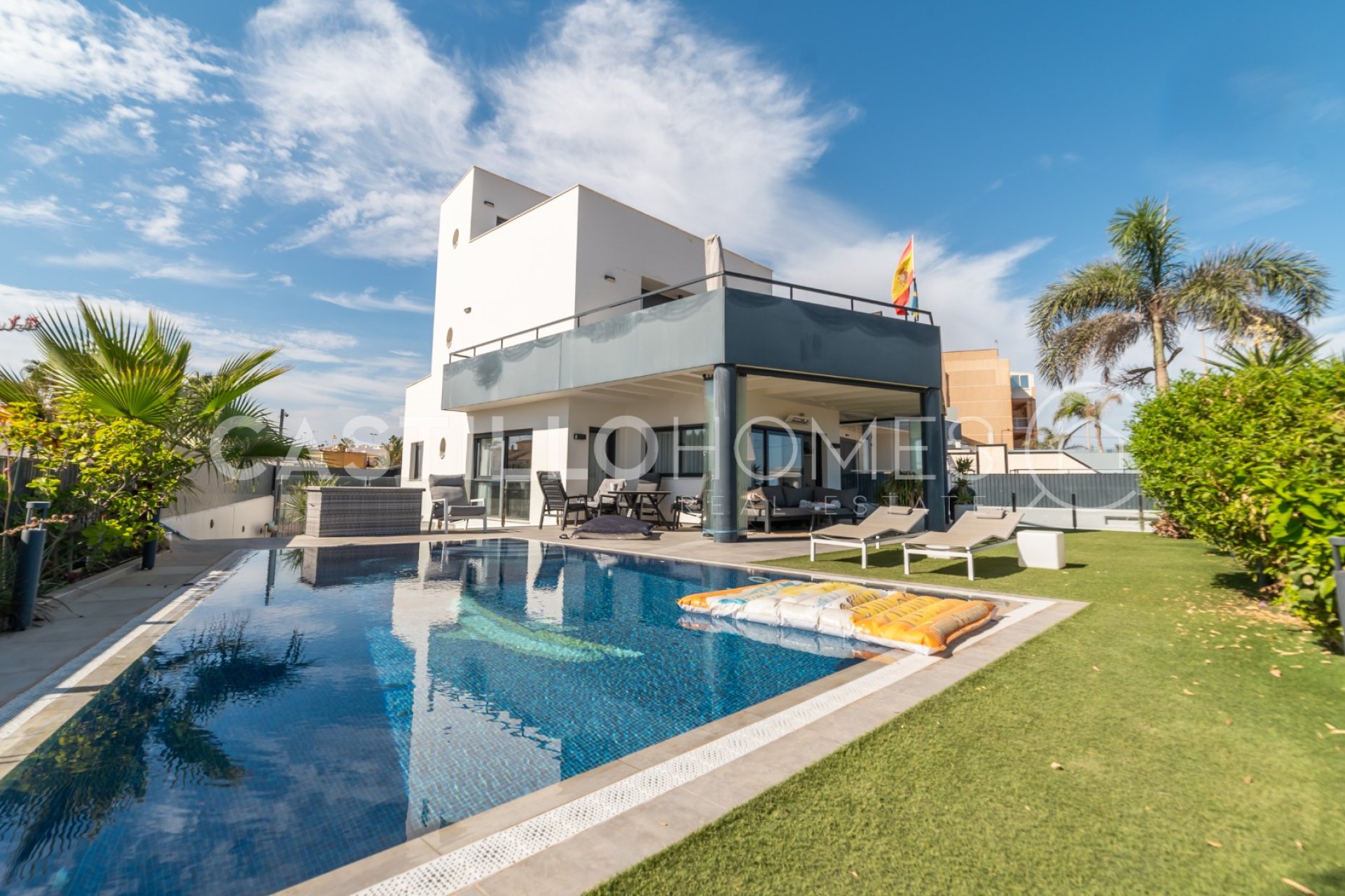 Revente - Villa - Torrevieja - Urb. Rosaleda