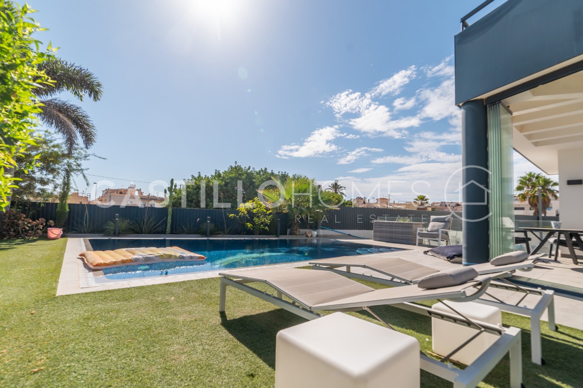 Revente - Villa - Torrevieja - Urb. Rosaleda