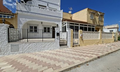 Townhouse - Resale - La Marina - La Marina - Urbanization