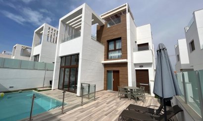 Villa - Resale - Los Altos - Los Altos
