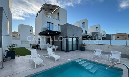 Villa - Resale - Orihuela Costa - C-84828