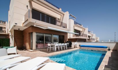 Villa - Resale - Orihuela Costa - Villamartin