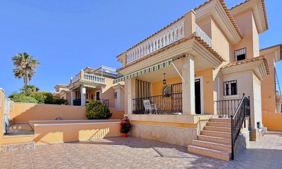 Villa - Resale - Orihuela - Orihuela Costa