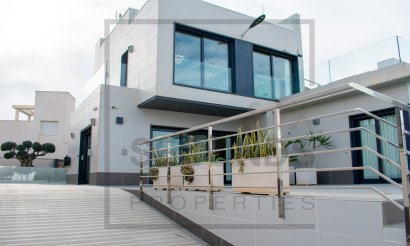 Villa - Resale - San Miguel de Salinas - Urbanizaciones