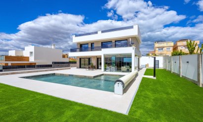 Villa - Resale - Torrevieja - Aguas Nuevas