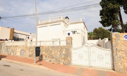 Villa - Resale - Torrevieja - Los Balcones - Los Altos del Edén