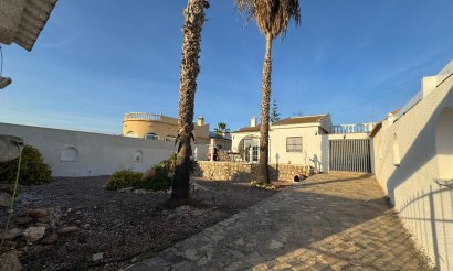 Villa - Resale - Torrevieja - San luis