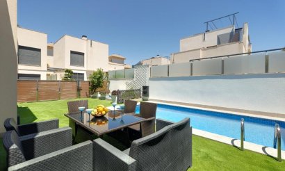 Villa - Resale - Torrevieja - Torrevieja
