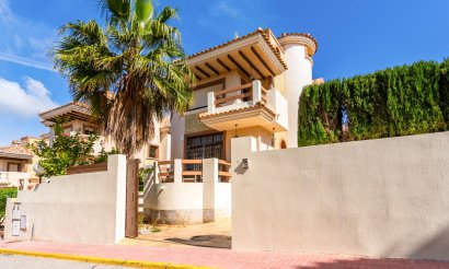 Villa - Resale - Villamartin - Villamartin