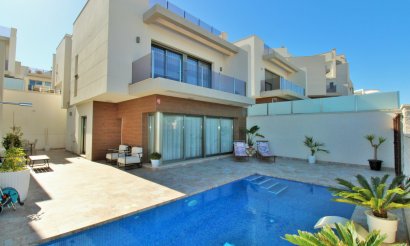 Villa - Resale - Villamartin - Villamartín