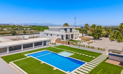 Villa - Reventa - Los Montesinos - La Herrada
