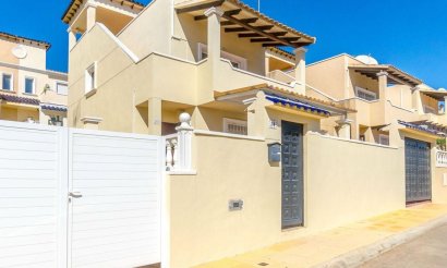 Villa - Reventa - Orihuela Costa - C-19775