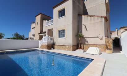 Villa - Reventa - San Miguel de Salinas - Lake View Mansions