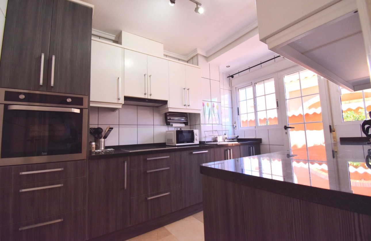 Resale - Villa - Orihuela Costa - Playa Flamenca