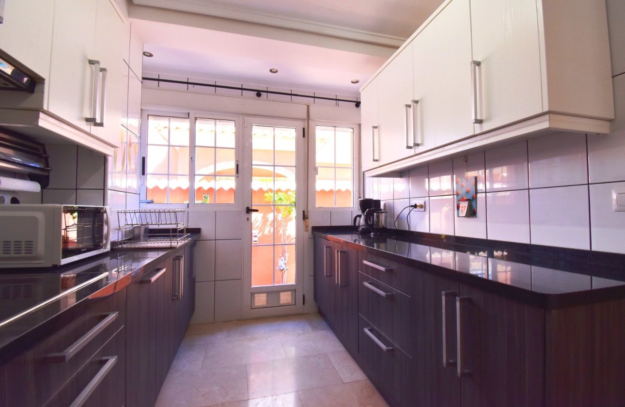 Resale - Villa - Orihuela Costa - Playa Flamenca