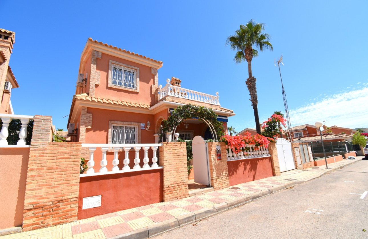 Resale - Villa - Orihuela Costa - Playa Flamenca