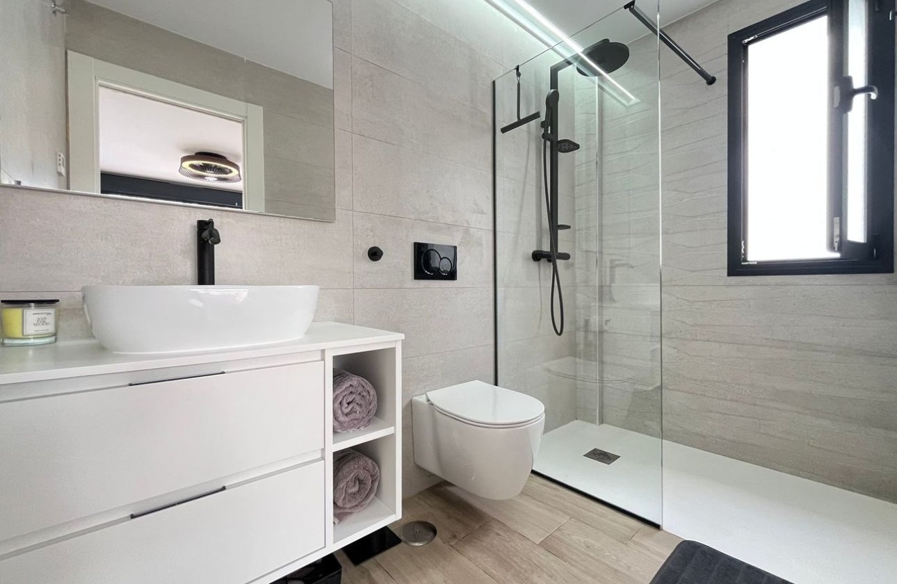 Resale - Villa - Orihuela Costa - Playa Flamenca