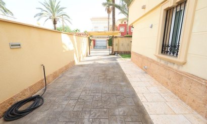 Resale - Villa - Cabo Roig - Costa blanca