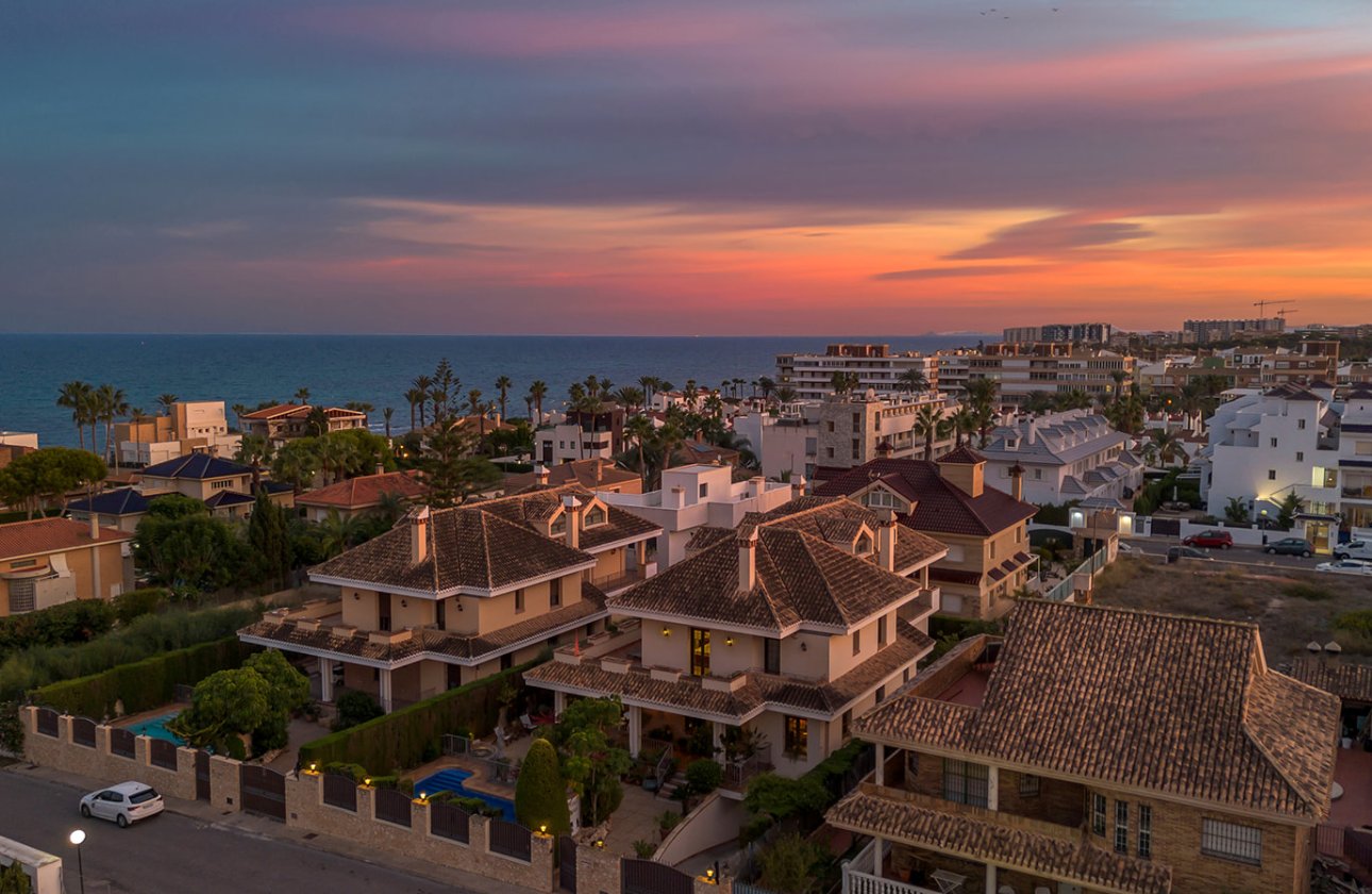 Resale - Villa - Torrevieja - La Veleta