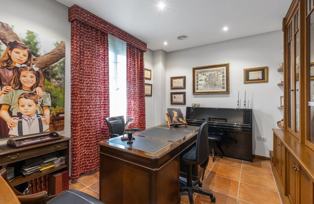 Resale - Villa - Torrevieja - La Veleta