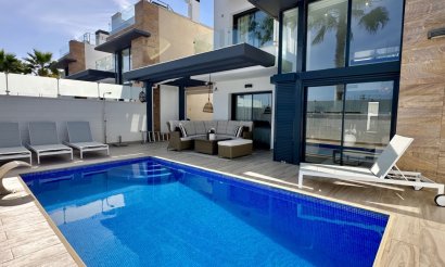 Resale - Villa - Orihuela Costa - Lomas de Cabo Roig