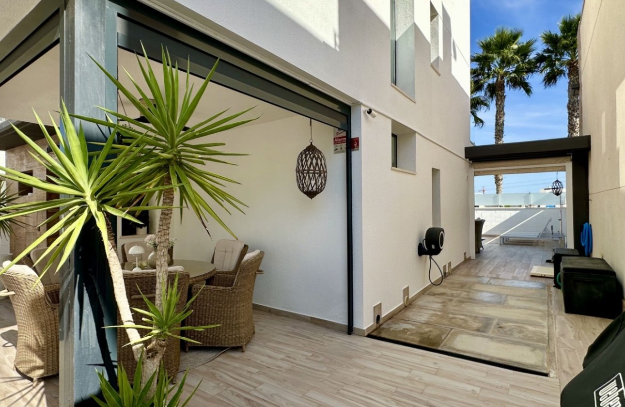 Resale - Villa - Orihuela Costa - Lomas de Cabo Roig