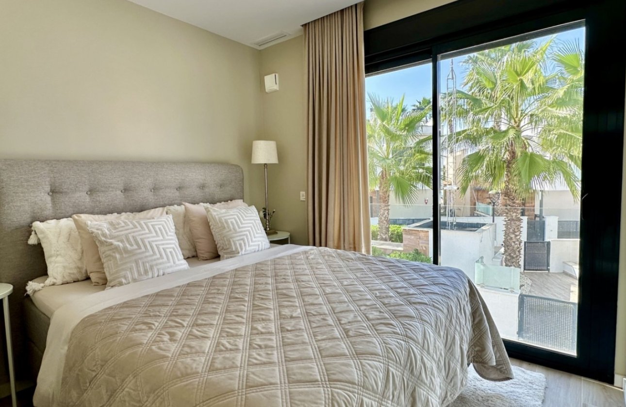 Resale - Villa - Orihuela Costa - Lomas de Cabo Roig