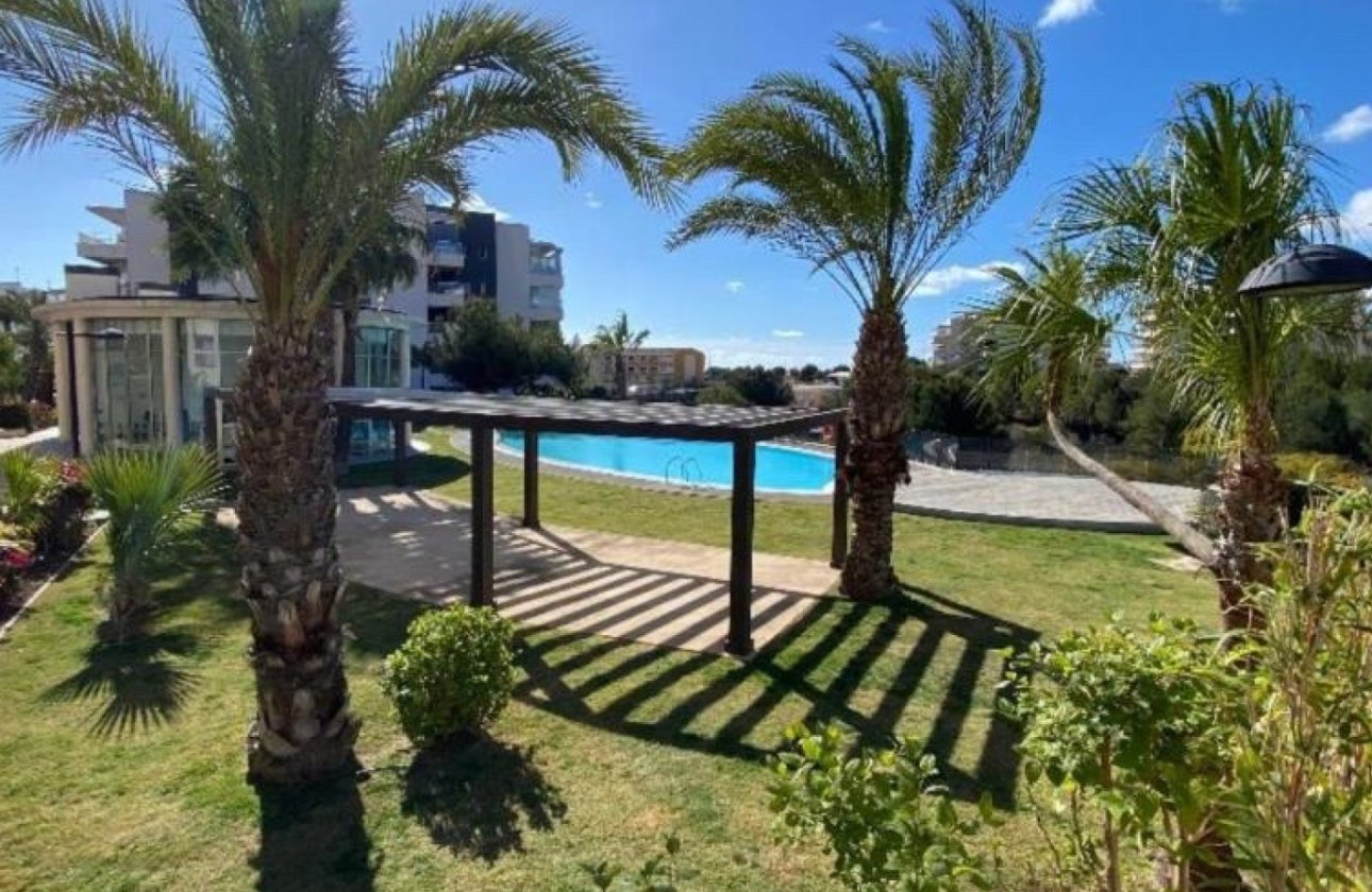 Resale - Apartment / flat - Orihuela Costa - Villamartín