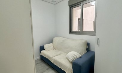 Resale - Apartment / flat - Orihuela Costa - Villamartín