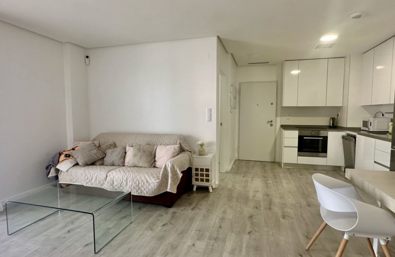 Resale - Apartment / flat - Orihuela Costa - Villamartín