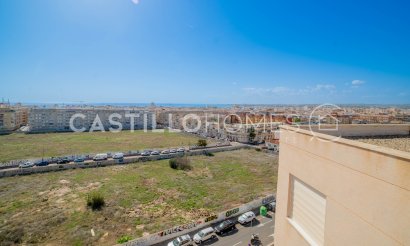 Resale - Apartment / flat - Torrevieja - Centro