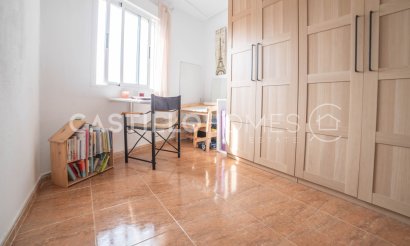 Resale - Apartment / flat - Torrevieja - Sector 25