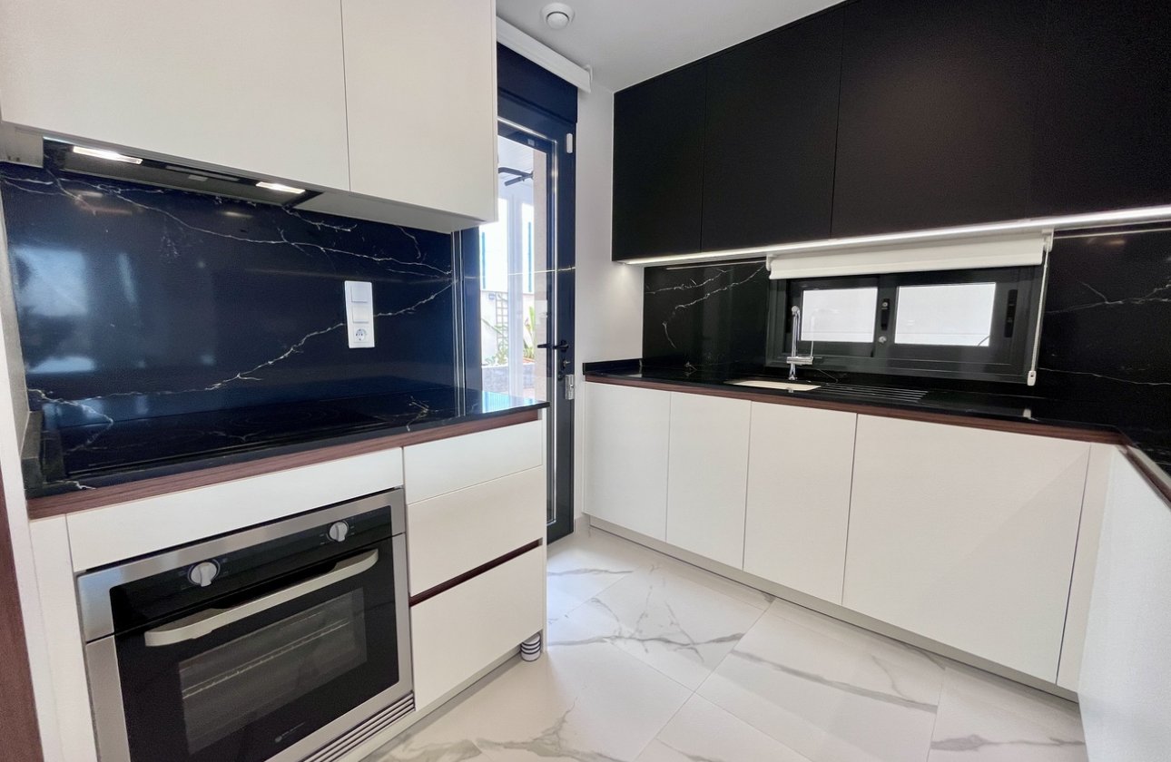 Resale - Apartment / flat - San Miguel de Salinas