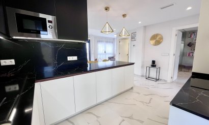 Resale - Apartment / flat - San Miguel de Salinas