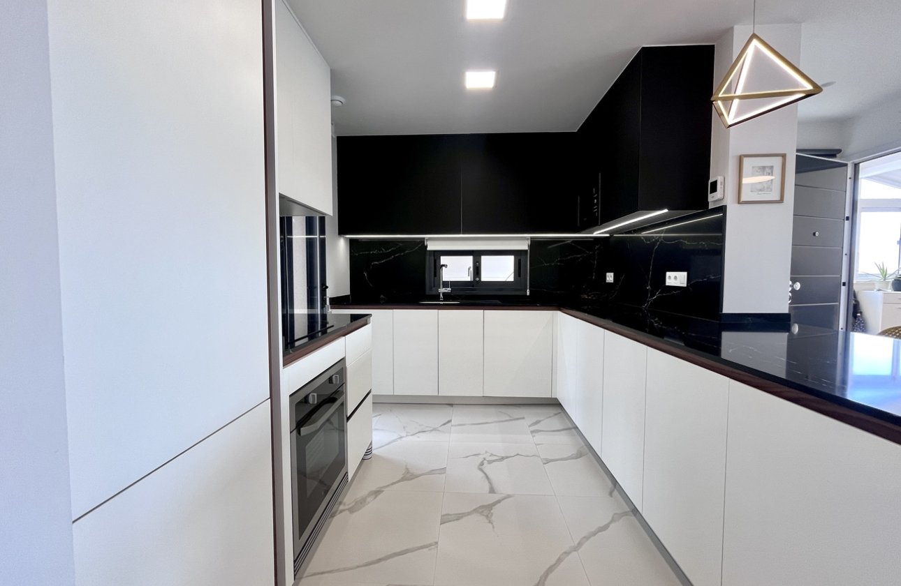 Resale - Apartment / flat - San Miguel de Salinas