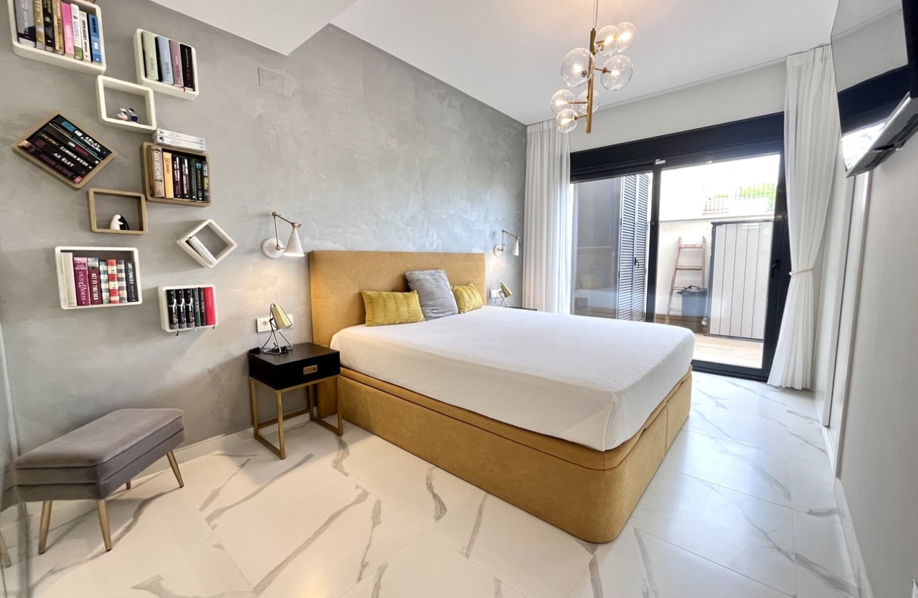 Resale - Apartment / flat - San Miguel de Salinas