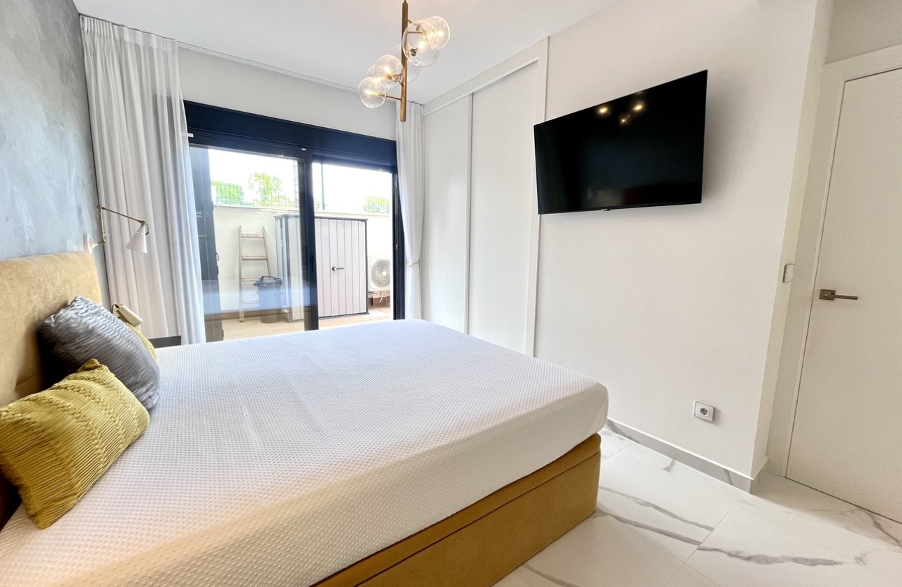 Resale - Apartment / flat - San Miguel de Salinas