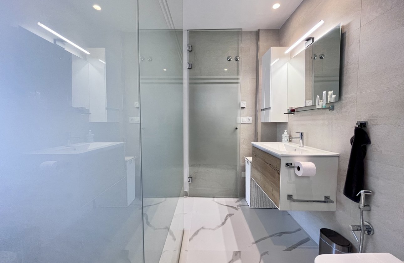 Resale - Apartment / flat - San Miguel de Salinas