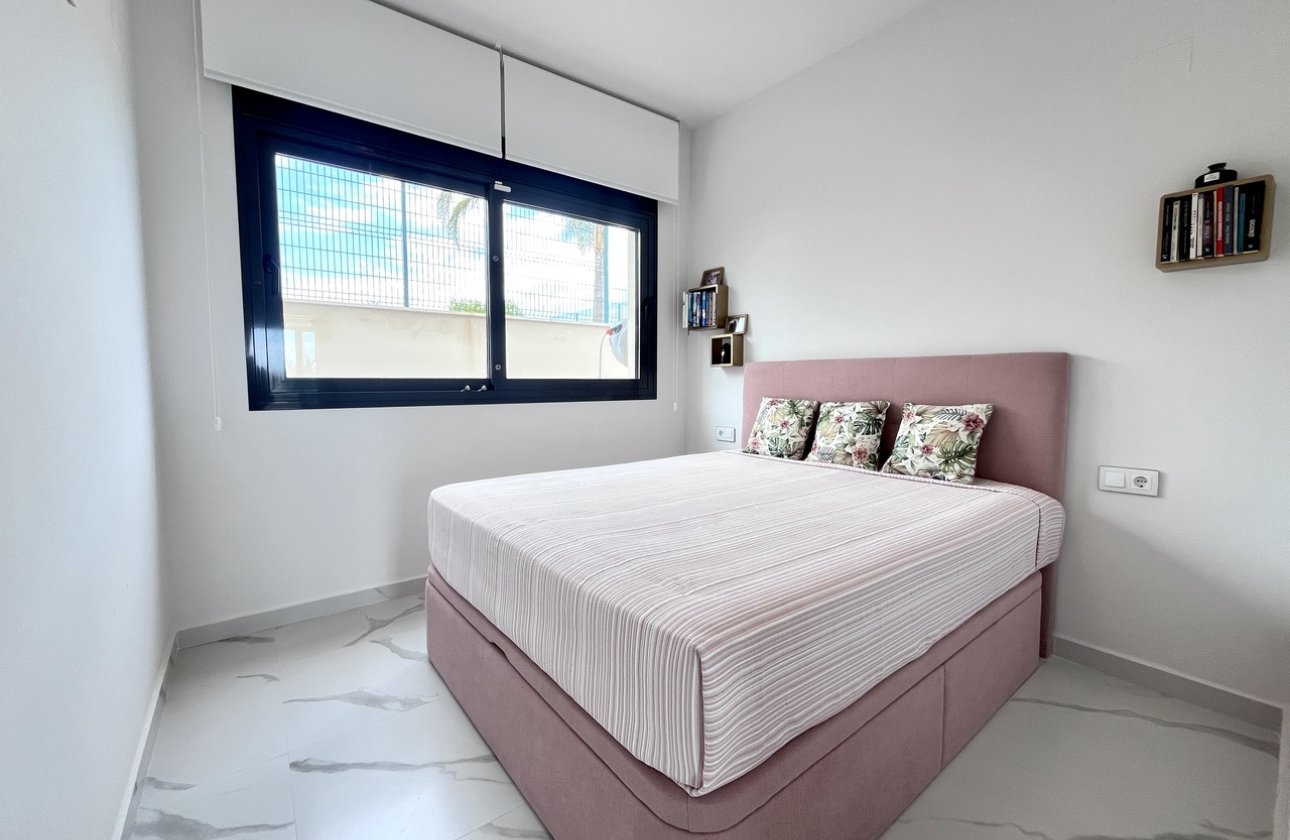 Resale - Apartment / flat - San Miguel de Salinas