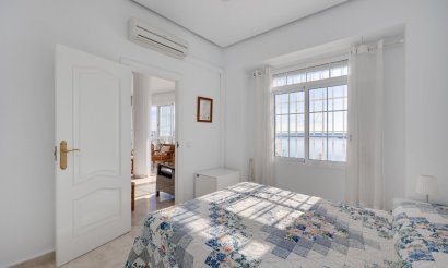 Resale - Apartment / flat - Torrevieja - Playa del Acequión