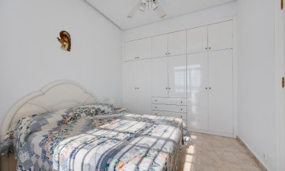Resale - Apartment / flat - Torrevieja - Playa del Acequión