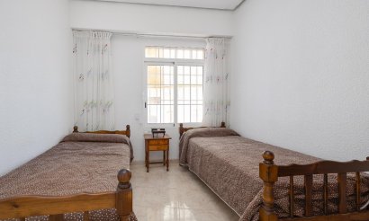 Resale - Apartment / flat - Torrevieja - Playa del Acequión