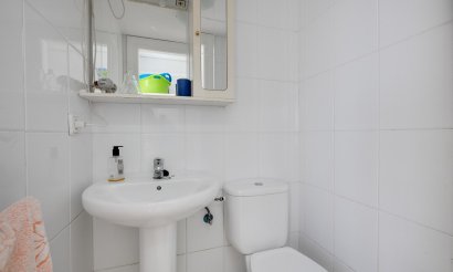 Resale - Apartment / flat - Torrevieja - Playa del Acequión